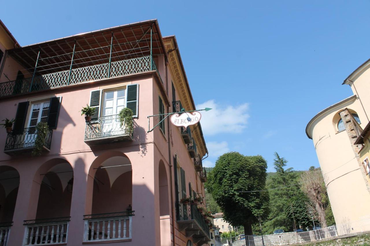 Albergo Dell'Angelo Pieve di Teco Exterior photo